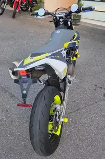 Husqvarna 701 SM 2022, offene Leistung eingetragen, nur 8980 km