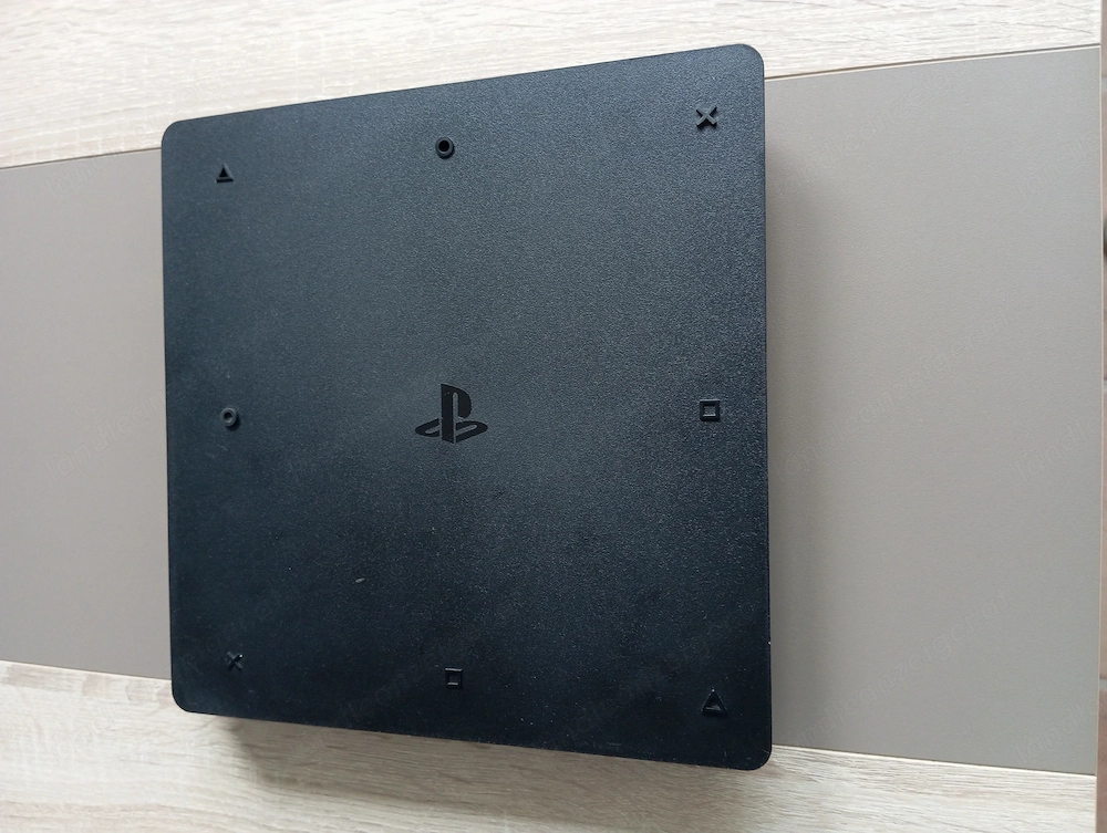Playstation 4 Pro 500 GB mit Zubehör