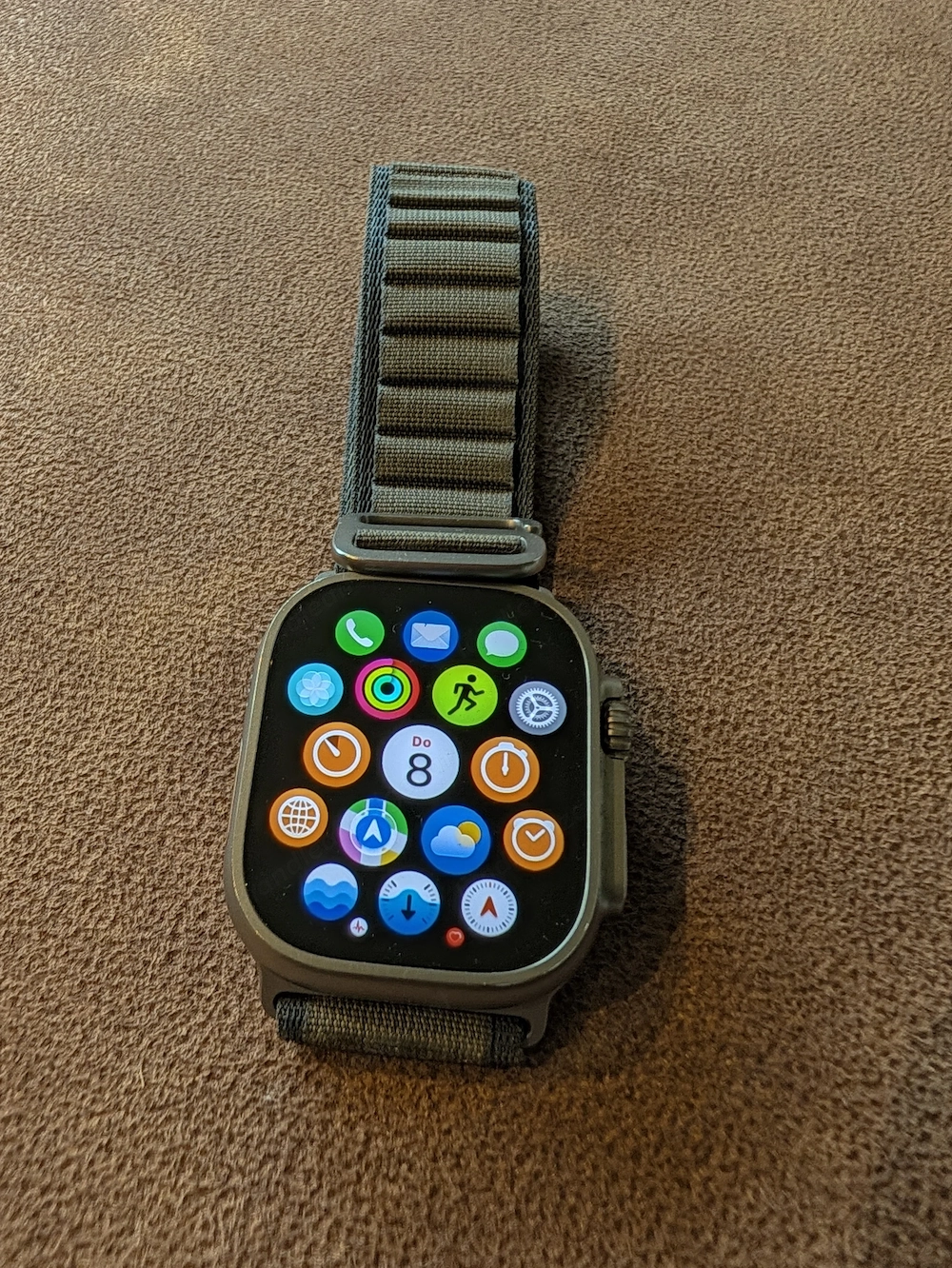 Apple Watch Ultra 2 49 mm Titan + viele Armbänder & Zubehör