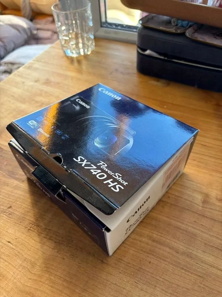 Canon PowerShot SX740