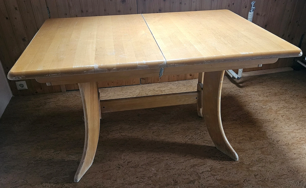 Holz Tisch ausziebar zu verschenken