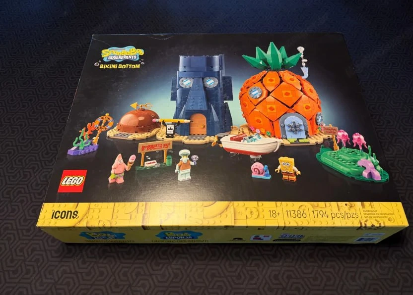 LEGO Icons 11386 SpongeBob SquarePants: Bikini Bottom