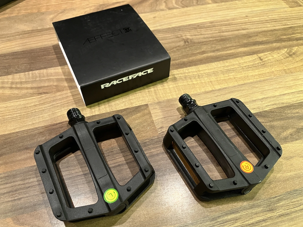 Raceface MTB Pedale NEU