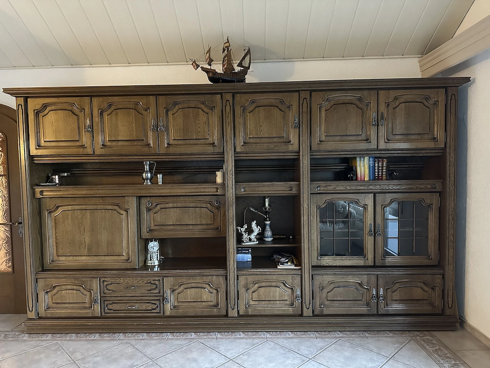 Schrank Wohnzimmer zu verschenken 