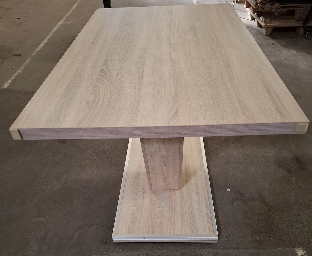 Verkaufe 2 Stk Tische, 135 x 80 cm, 77cm hoch