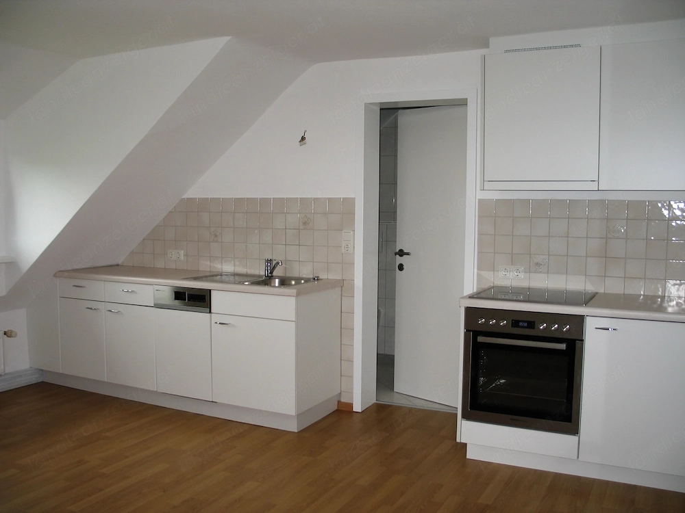 3-Zimmer Dachgeschosswohnung in Gisingen zu vermieten
