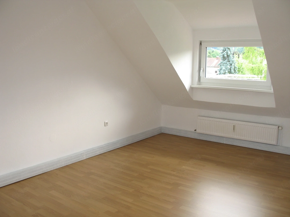 3-Zimmer Dachgeschosswohnung in Gisingen zu vermieten.
