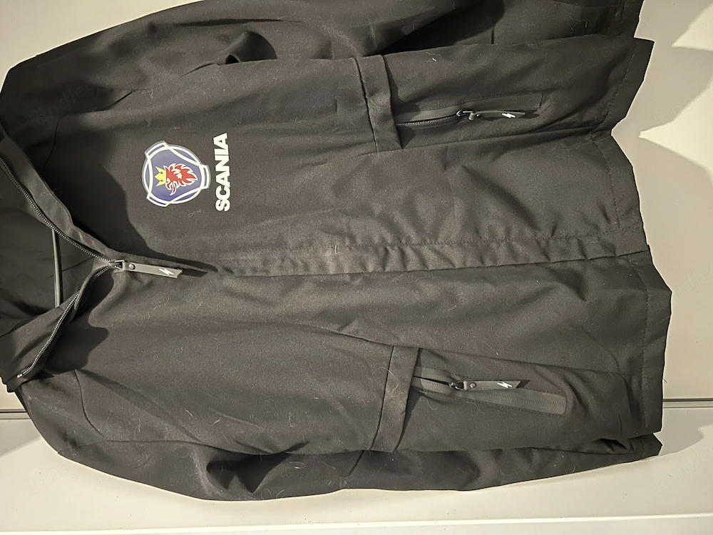 schwarze dünne jacke