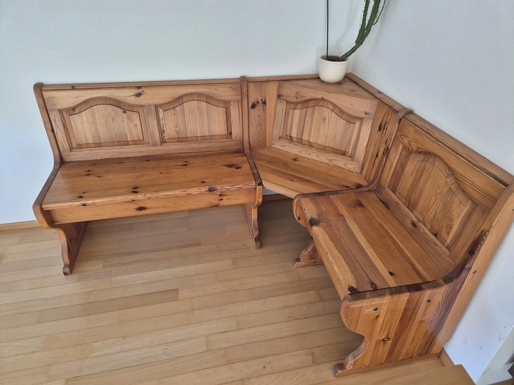 Eckbank aus Holz 