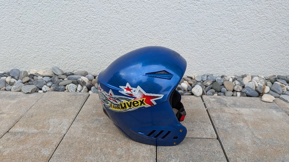 Kinderskihelm 55 cm zu verschenken