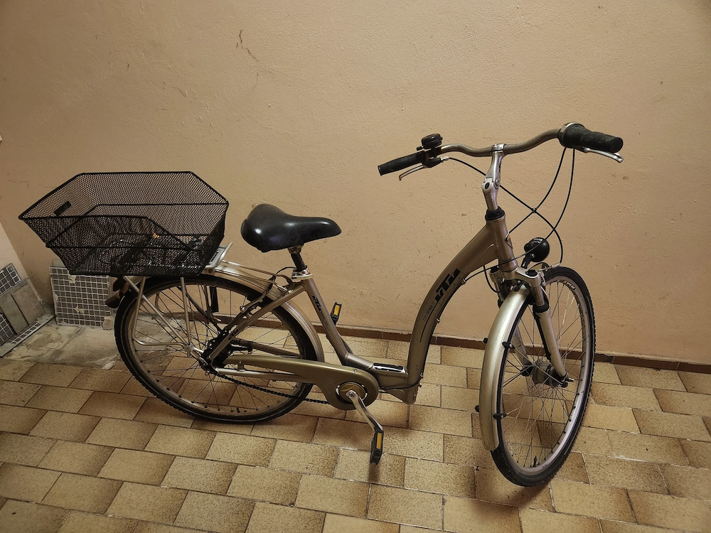 KTM Damen Fahrrad in grau mit Korb