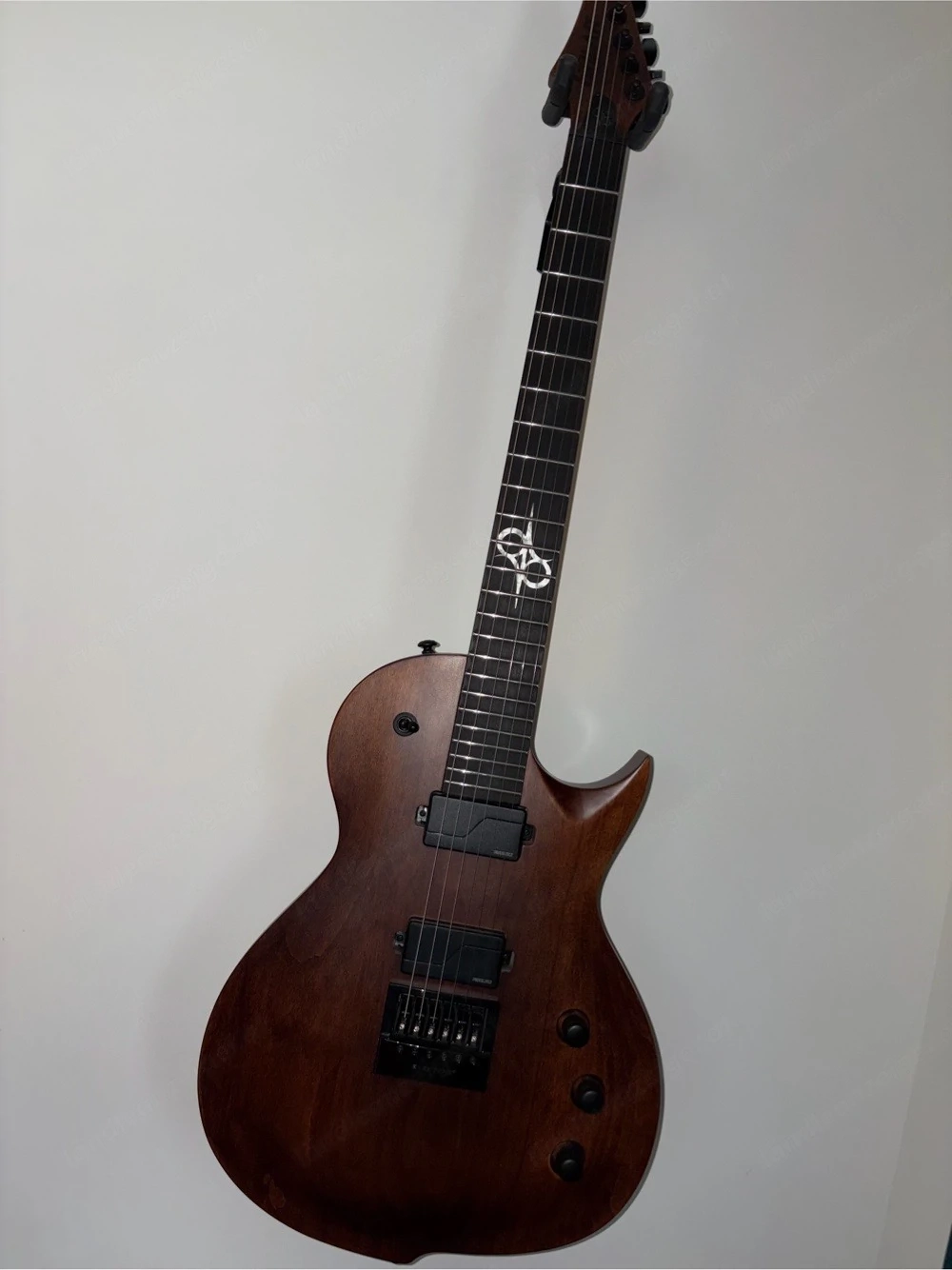 Solar E-Gitarre zu verkaufen
