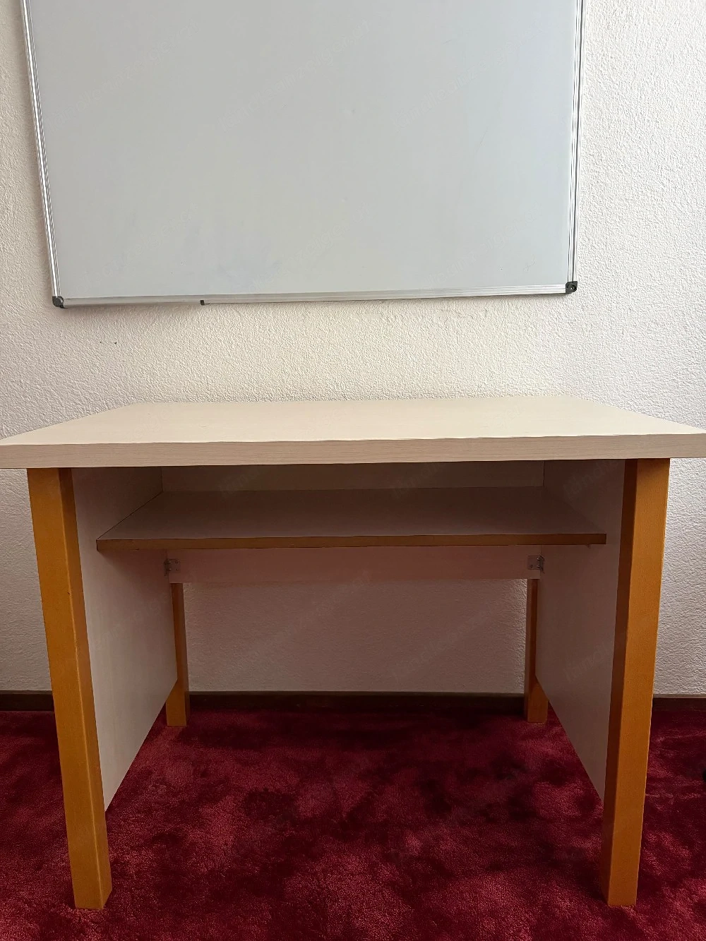 Schreibtisch 