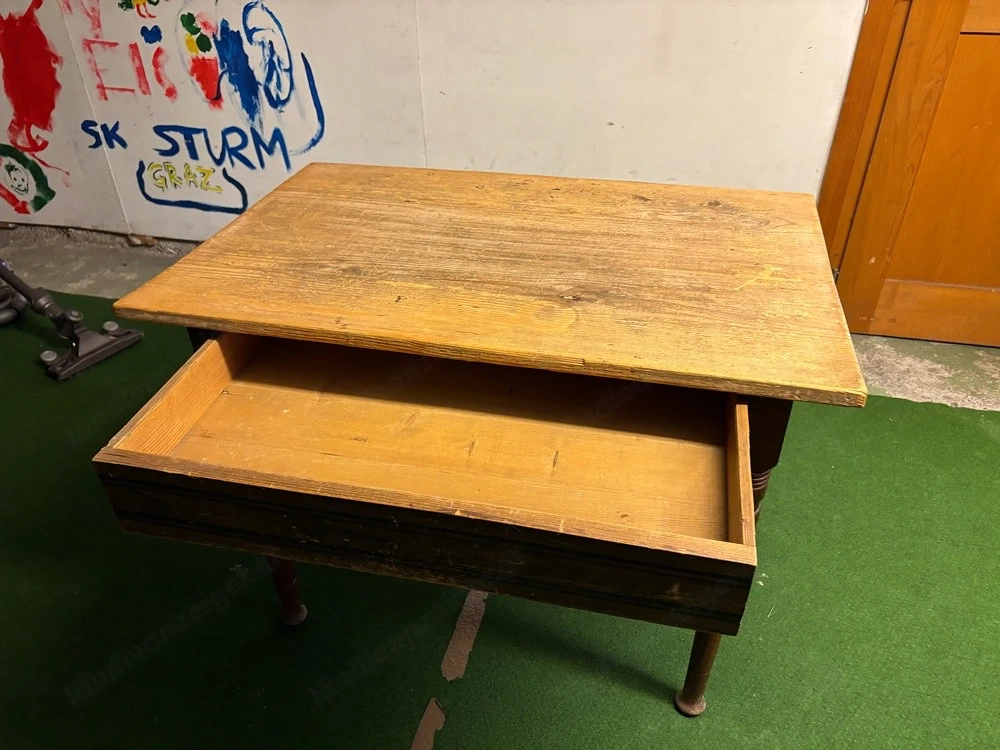 Alter Holztisch mit großer Schublade - Vintage   Bauernmöbel   Werkstatttisch