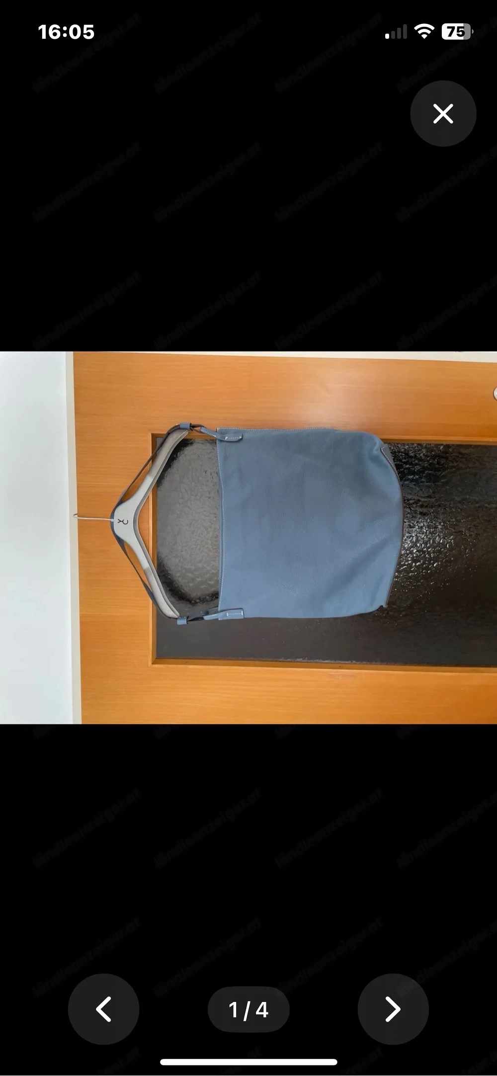 hell blaue große Lederhandtasche