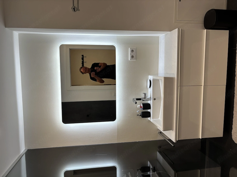 Bad Waschtisch mit Unterbau plus Spiegel