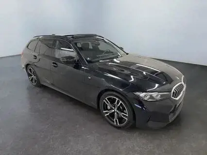 BMW  180 kW (245 PS), Tip-/Steptronic, Allrad