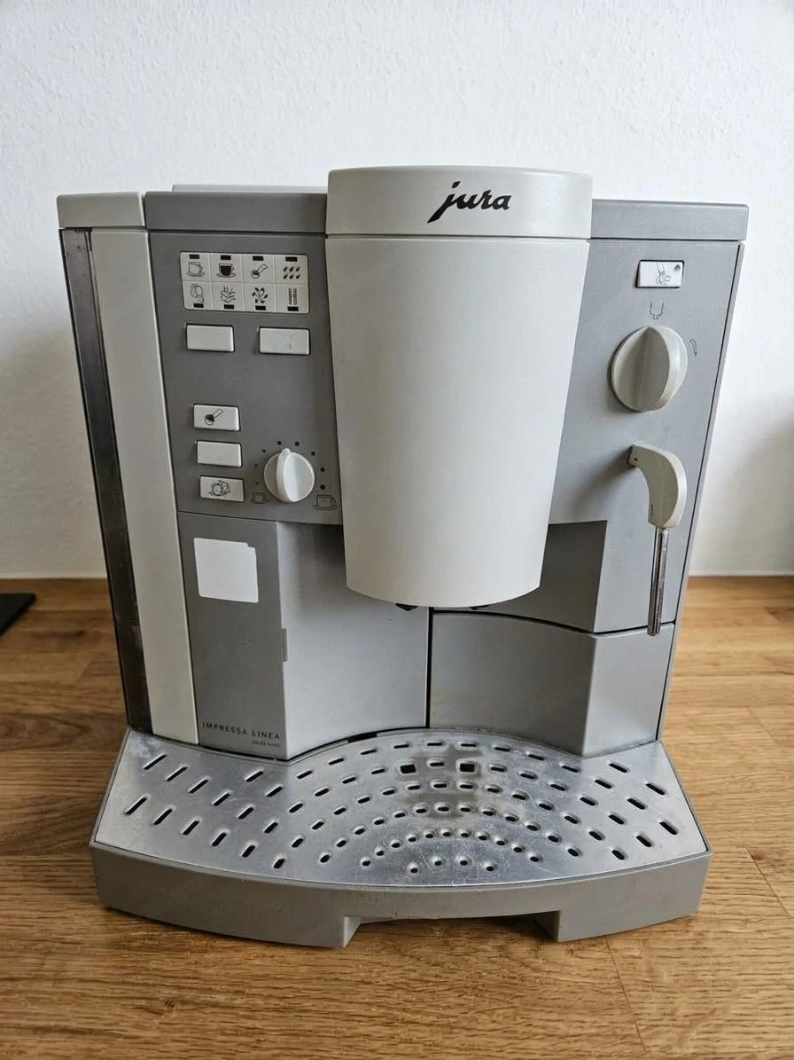 Jura Impressa Linea Kaffeevollautomat - defekt für Bastler