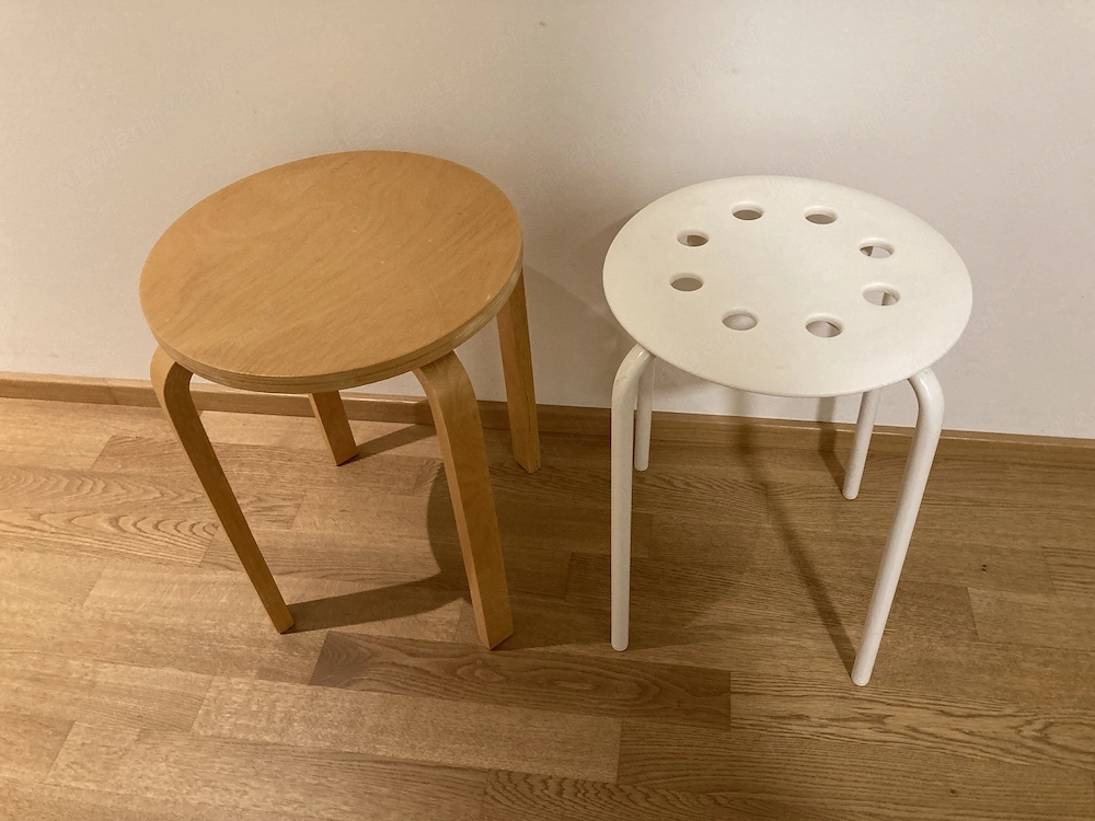 2 Hocker zu verkaufen
