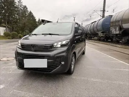 Peugeot Traveller