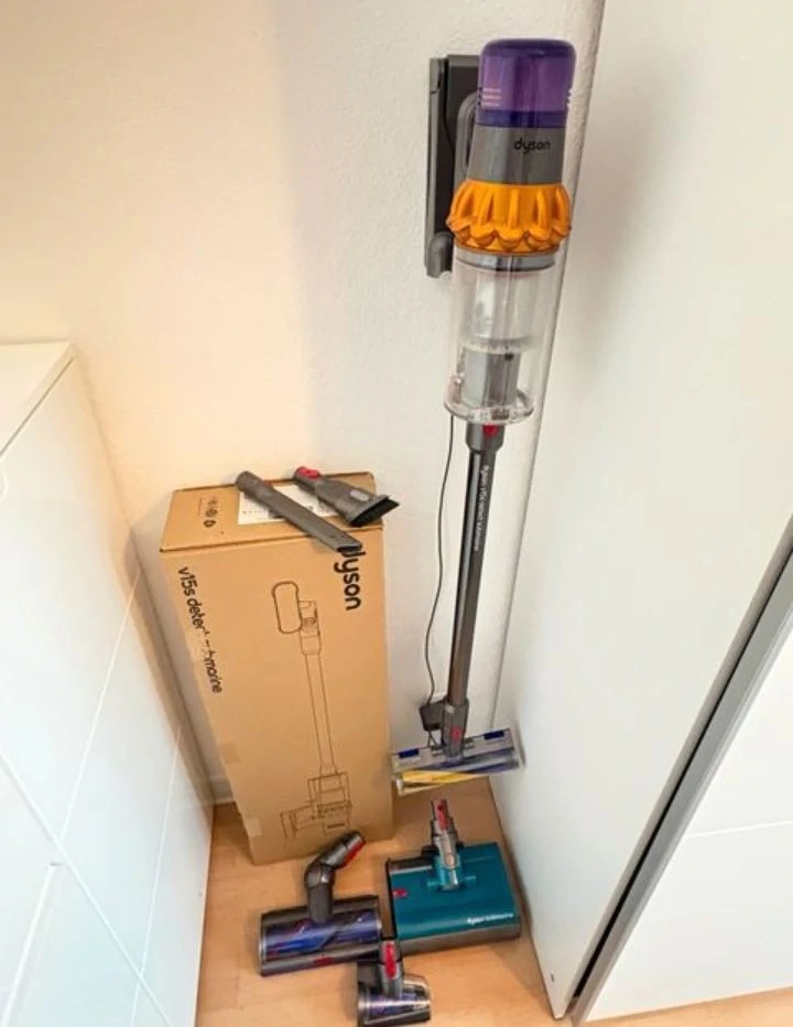 Dyson V15S Staubsauger 