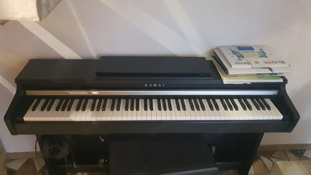 Kawai CN17 Digitalpiano inkl. Sitzbank und Kopfhörer