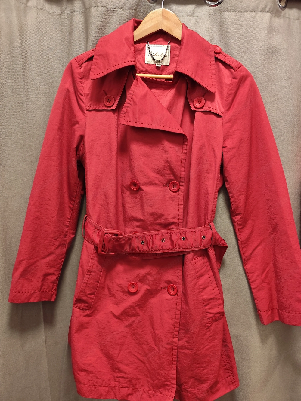 Weinroter Trenchcoat 