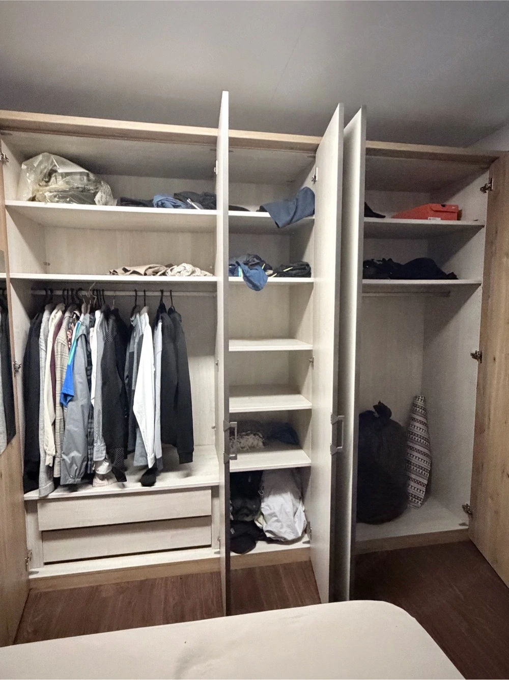 klederschrank