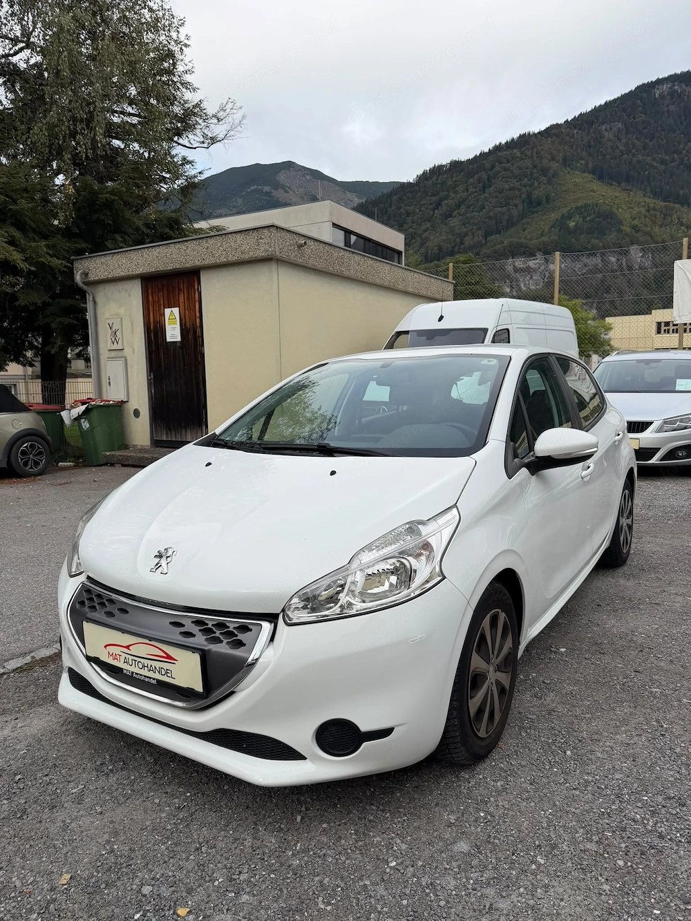 Peugeot 208 Active 1.4 e-HDi 68 FAP ASG 5  Erstbesitz Neu Vorgeführt 