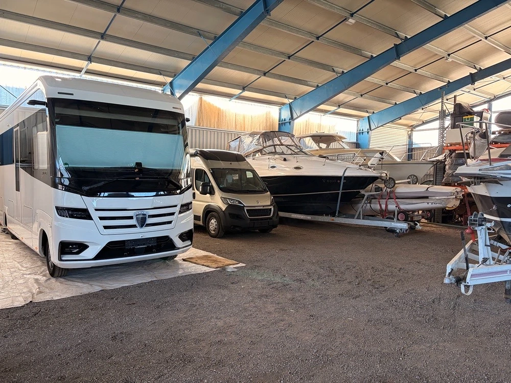 Abstellplatz Motorboot Gondel Boot Hänger Wohnmobil