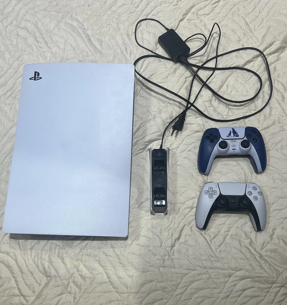 PS5 Digital Edition + 1TB SSD & 2 Controller wie NEU