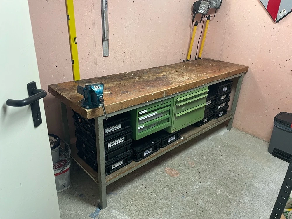 Verkaufe massive Werkbank.