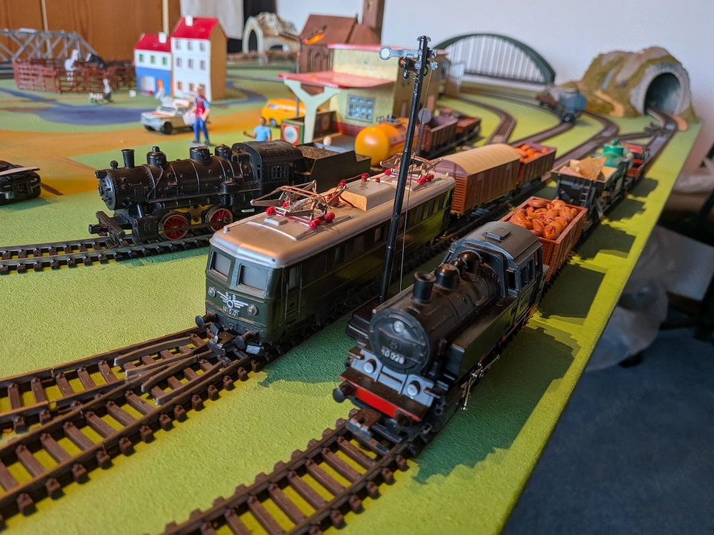 Zug  Modelleisenbahn Anlage Kleinbahn Lima