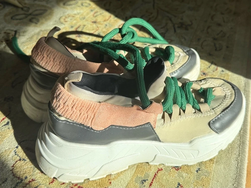 Sport Turnschuhe