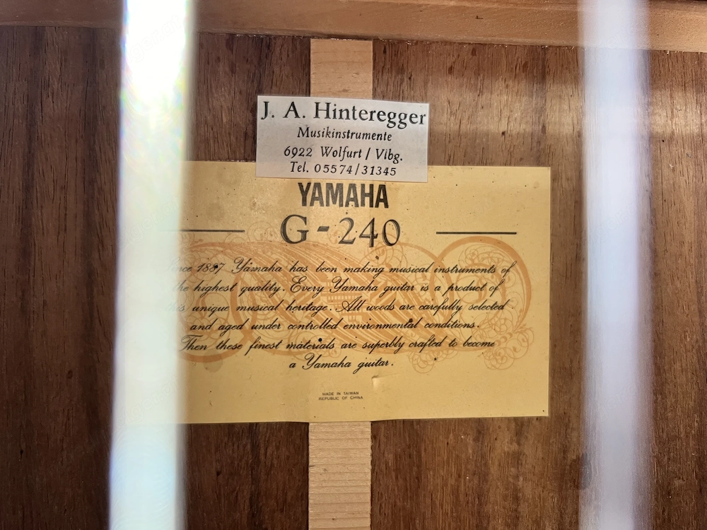 Yamaha Konzertgitarre G-240 mit Hülle und Stimmgerät*