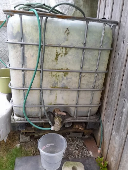 Wassertank zu verschenken