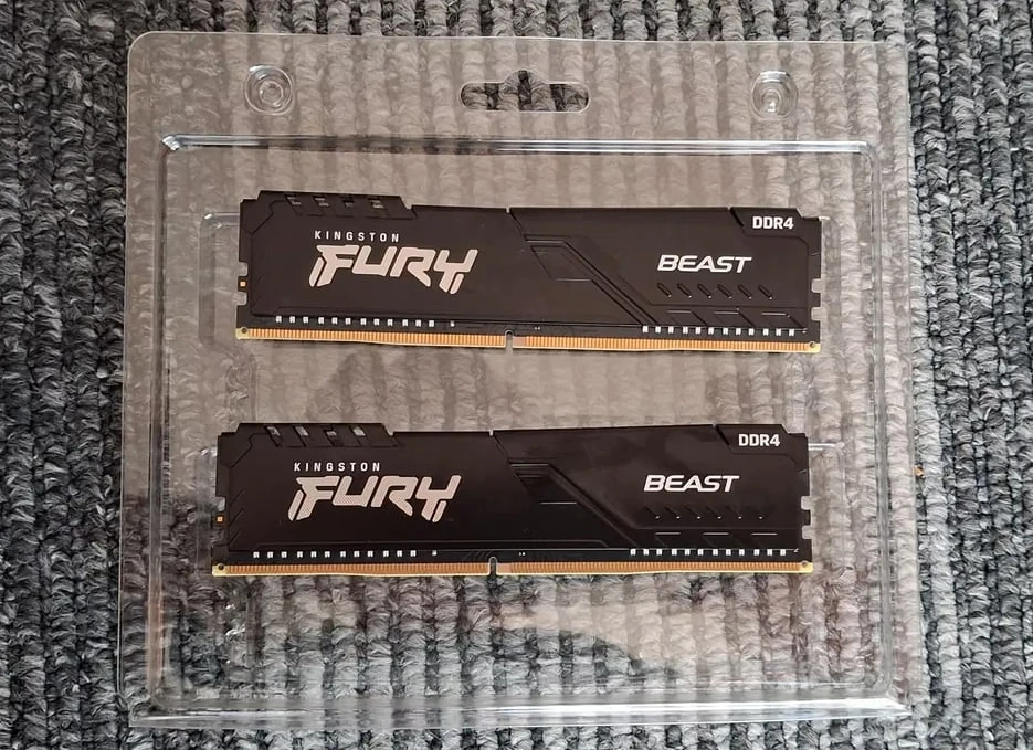 2x 8GB Kingston Fury Beast DDR4 3200MHz CL16 RAM
