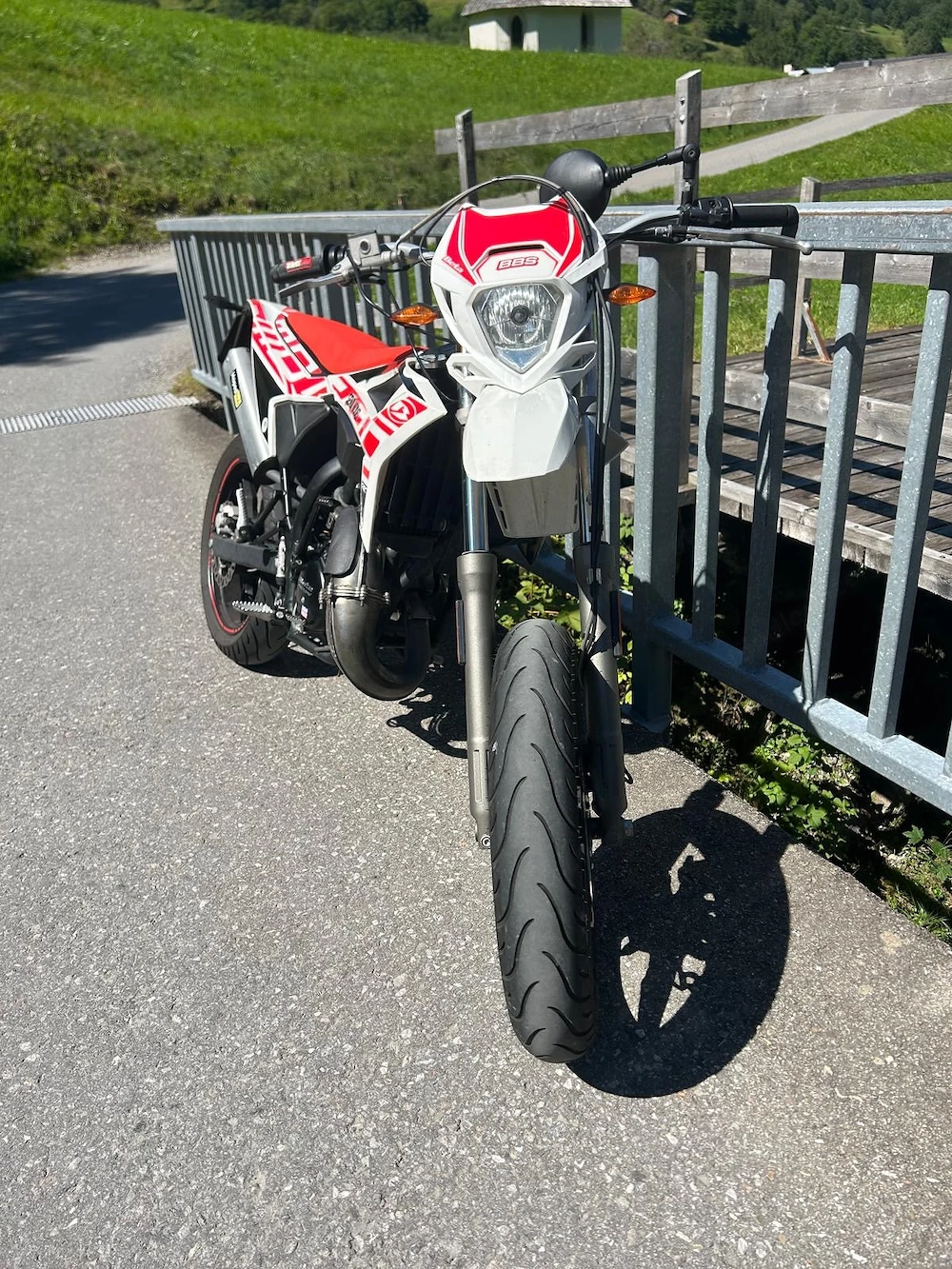 Beta Motorcycles C5 00 2