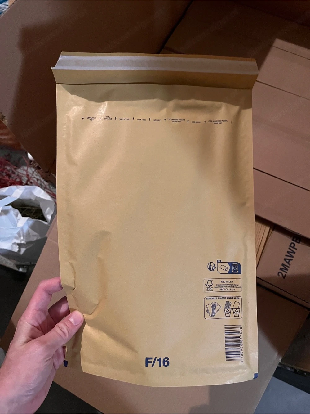 Versandpolstertaschen F16
