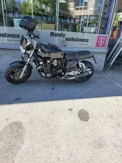 Yamaha XJR 