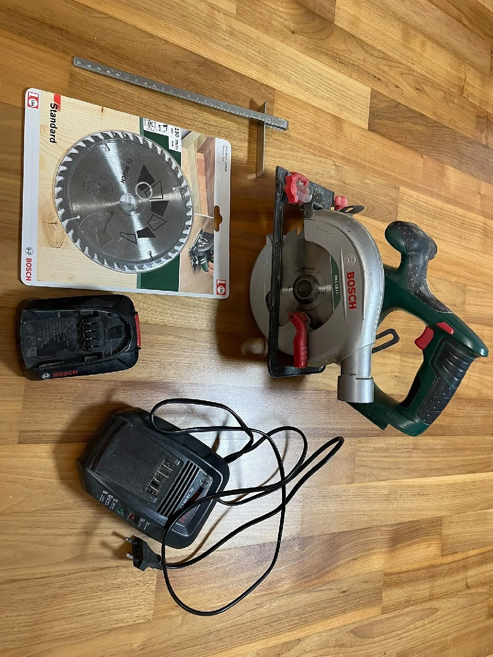 Bosch Akku-Handkreissäge PKS 18 LI