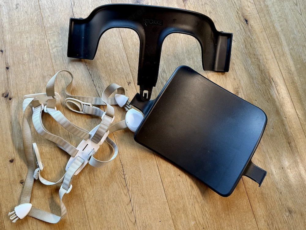 Stokke Tripp Trapp Baby Set schwarz inkl. Sicherheitsgurt