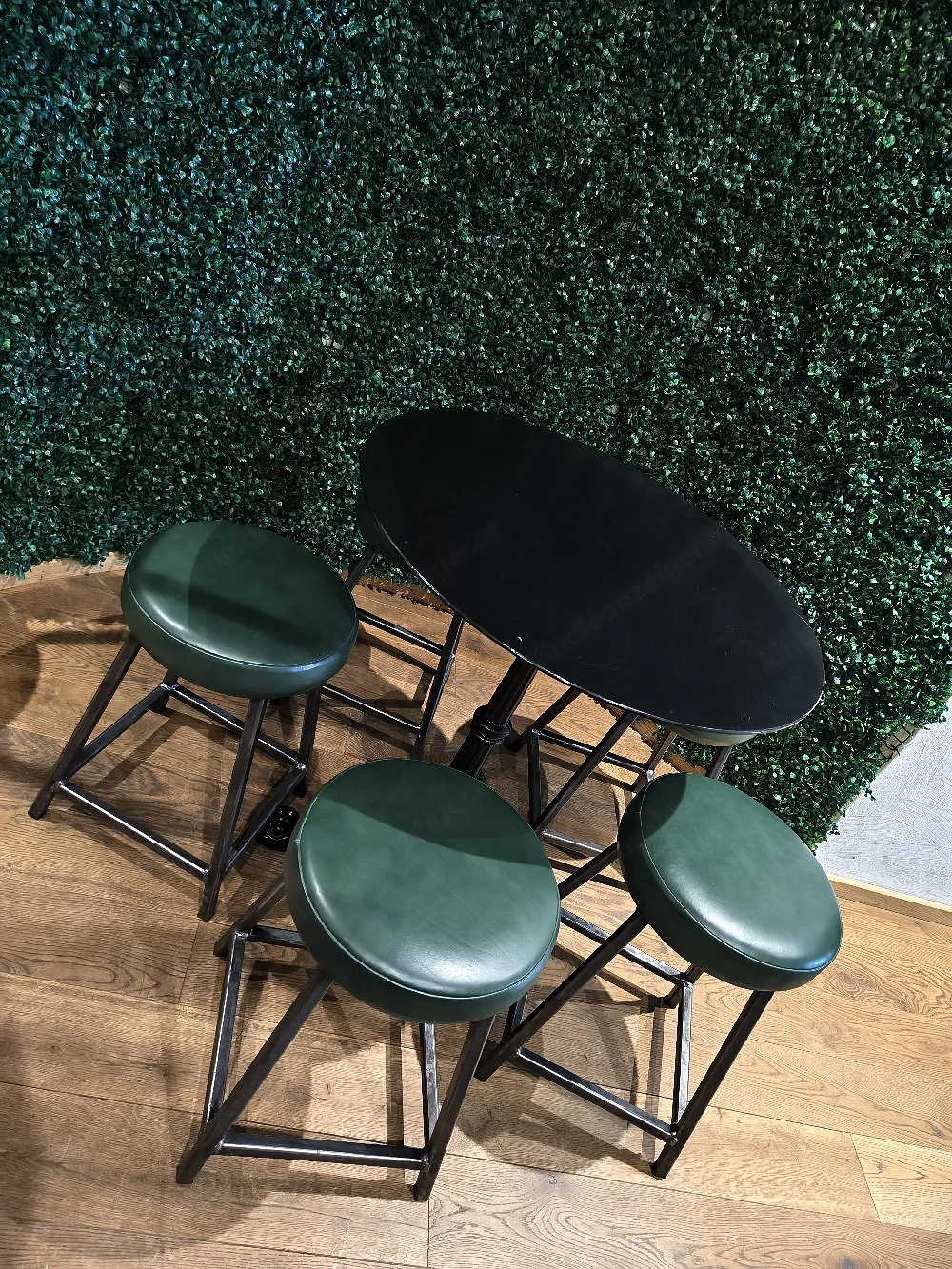 Tisch Set mit Hocker 