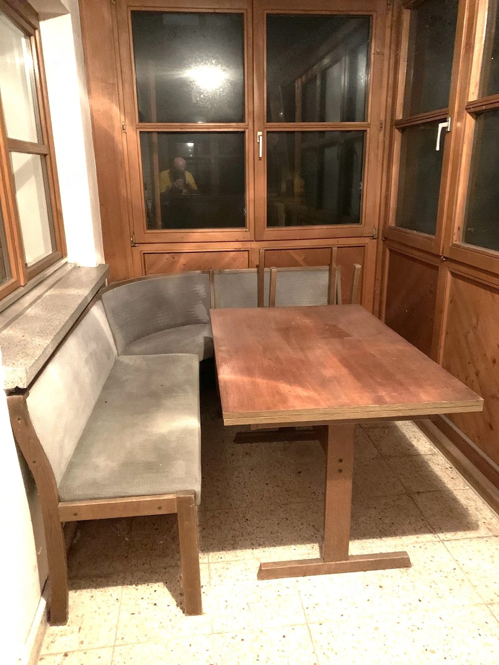 Ausziehtisch zu verschenken