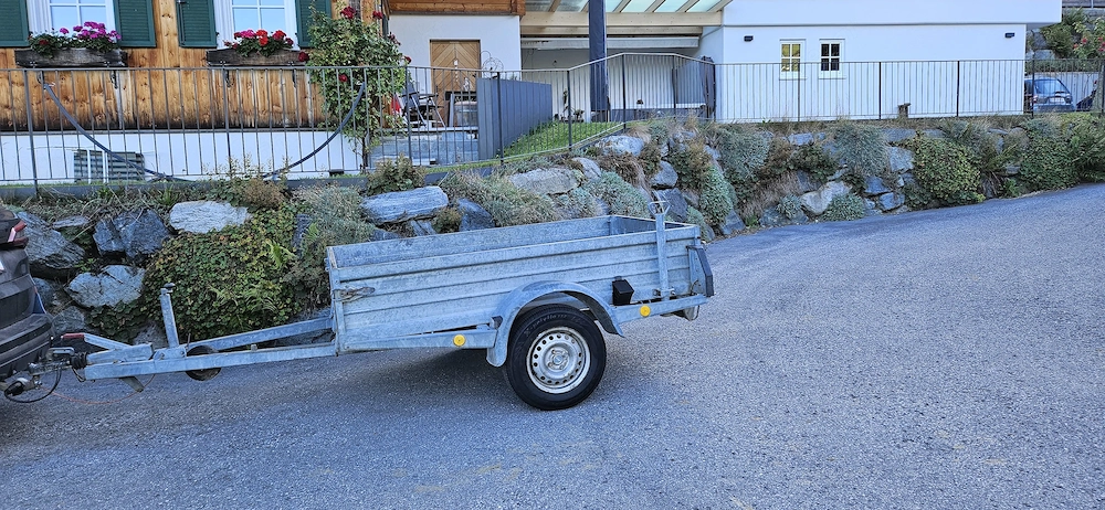 Anhänger Pongratz gebremst