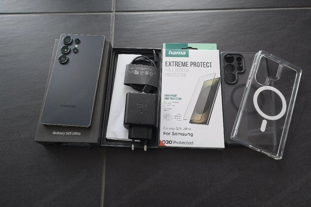  Samsung Galaxy S25 Ultra 256GB   Titanium Black   Garantie+ Zubehör Set!