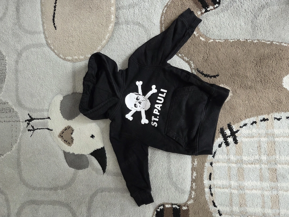 St. Pauli Kinder-Hoodie   Schwarz mit Totenkopf