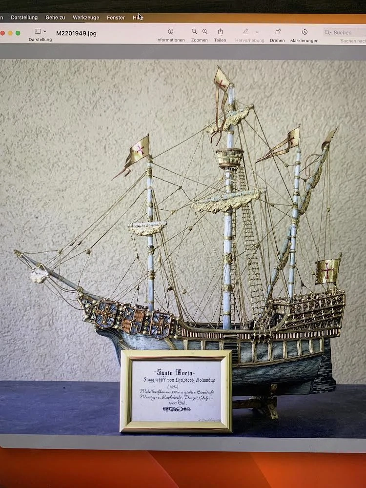 Schiffsmodell in Metallausführung, 