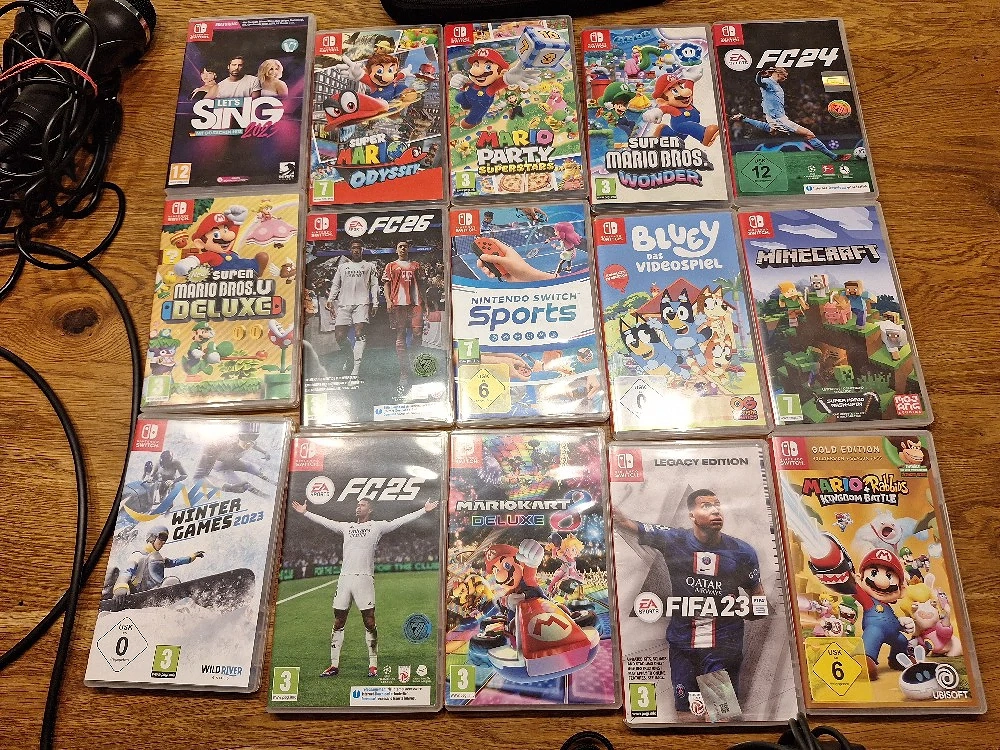 Nintendo Switch mit 15 Spielen