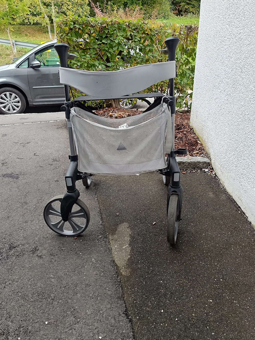 Rollator günstig abzugeben 